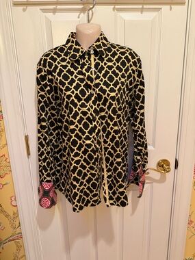 Tizzie: Geometric Black and Cream Button-Up Blouse with Pink Accent Cuffs